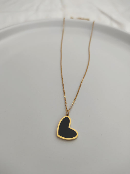 Black heart necklace